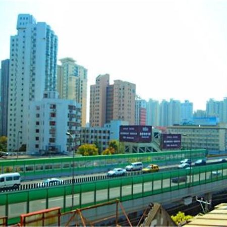 7Days Inn Shanghai Caobao Road Metro Station Buitenkant foto